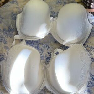 Wacoal Elegant White Lace Bra - Two